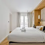 Design Face Au Musee Grevin Appartement