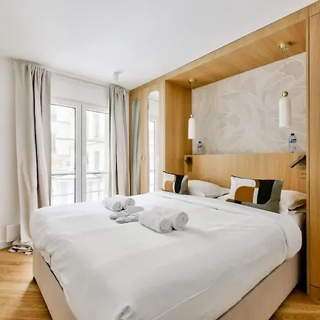 Design Face Au Musee Grevin * París